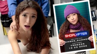 Shoplifting On Christmas Eve Goes Wrong - Shoplyfter