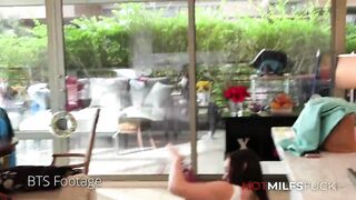Amateur - Alyssia Rides Sex Machine & Perverted Guy!