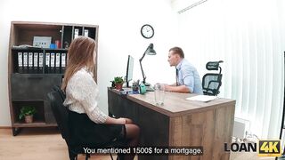 Amateur. Naughty babe seduced a stranger in the office and got spanked for her slutty behavior