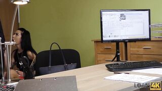 Amateur. Lender provides carnal pleasure to sensual woman in his office