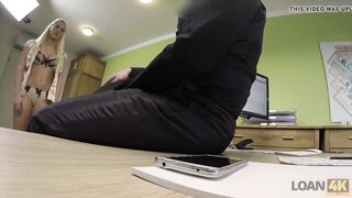 Amateur. Gorgeous blonde with perfect body offers agent sex..