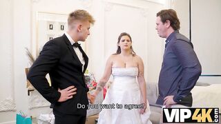 Amateur. Bride spreads her legs in front of the wedding manager