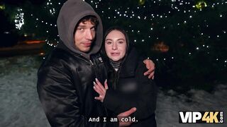 Amateur. Brunette is cheating on the broke BF in front of him on Christmas Eve