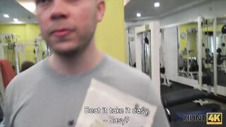 Man let stranger fuck his slutty girlfriend in gym
