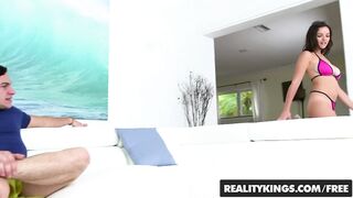 Hot Sex - Shae Summers shows off her big natural tits