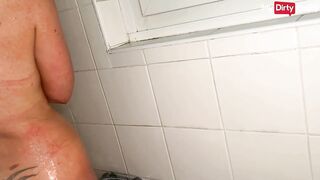 Sexy Rachel sucks dick in the shower - Hot