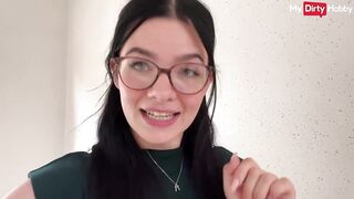 Teen (18+) Amateur Roxi Black learns how to suck dick - Hot