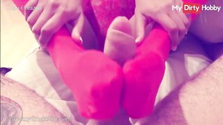 Hot - Luna Corazon Gets Her Jingle Socks On & Gives Her Bf A Footjob To Cheer Him Up