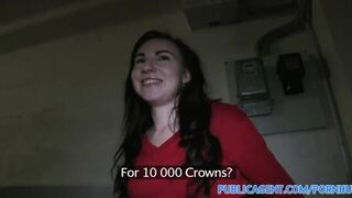 Amateur Jessie gets her wet pussy fucked on stairwell