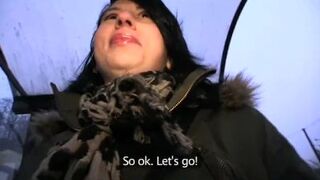 Amateur Jana fucks me in the car for money