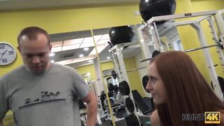 Amateur Cuckold for cash permits hunter to fuck his GF in the empty gym