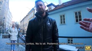 Amateur. Hunter recibe una titjob impresionante y se folla el coño por dinero