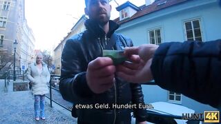 Amateur. Der Mensch bewundert, wie vollbusige Schönheit Jäger auf Titten abspritzen lässt