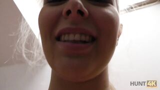 Amateur. Lucky hunter meets beauty in the streets and fucks her