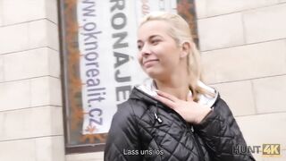 Amateur. Hunter fängt den richtigen Moment ein, um Teen Blonde zu verführen