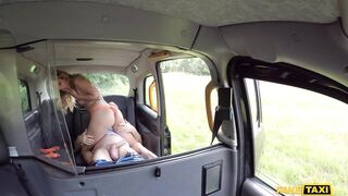 Amateur Taxi - BIKINI BABE FUCKED IN TAXI