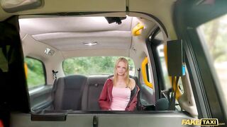 Amateur Taxi I'm fucking my friends GIRLFRIEND in my Taxi